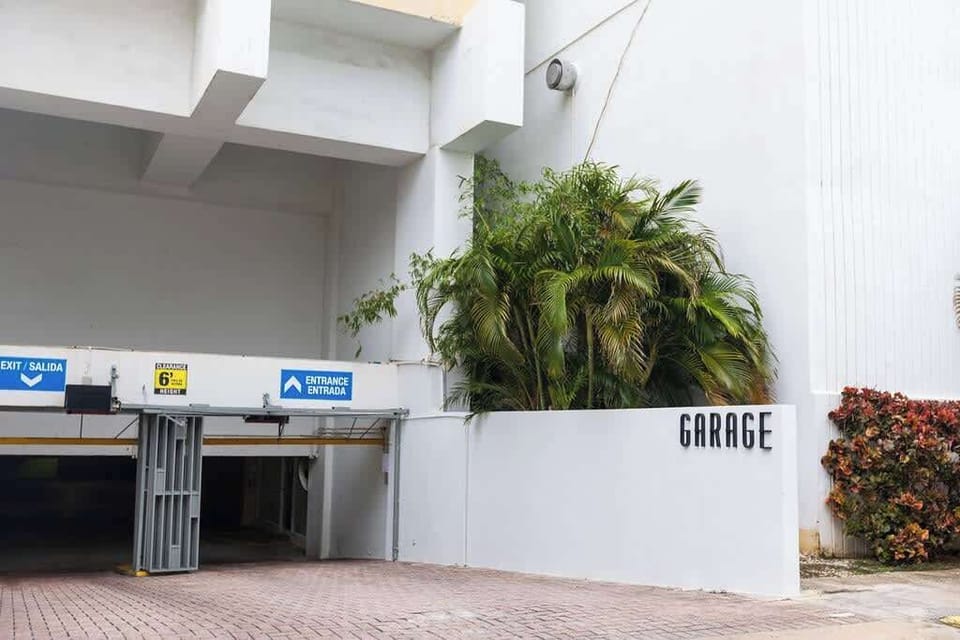 Take advantage of on‑site covered garage parking, offering added convenience and security just steps from your Isla Verde beachfront condo. 