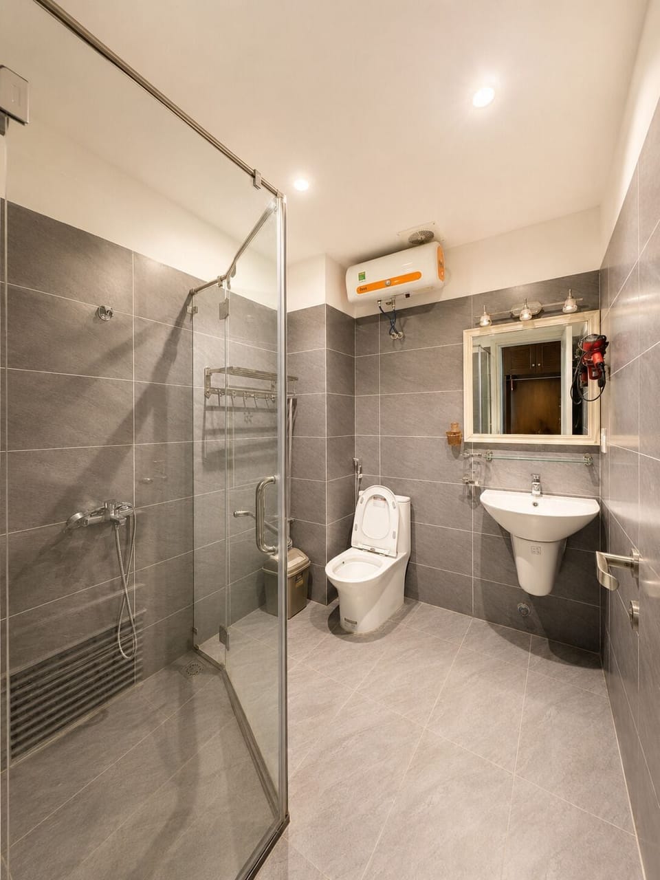 Basic Room, Balcony, City View | Bathroom | Shower, free toiletries, hair dryer, slippers