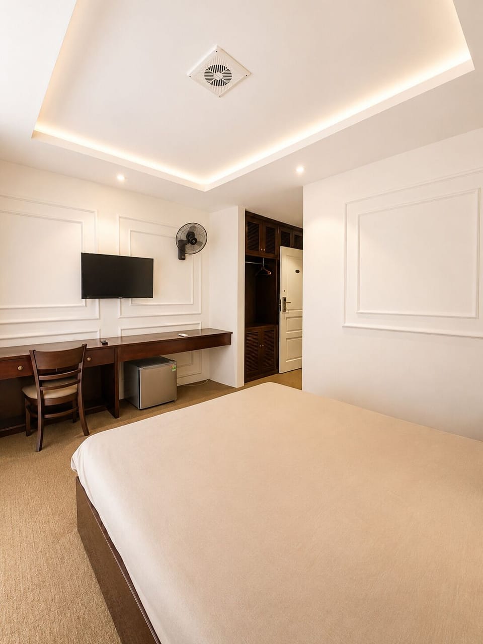 Basic Room, Balcony, City View | Desk, laptop workspace, free WiFi