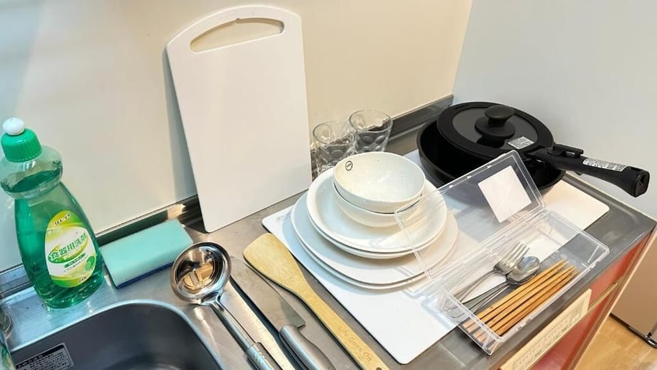 Superior Apartment, Balcony | Private kitchen | Fridge, microwave, stovetop, cookware/dishes/utensils