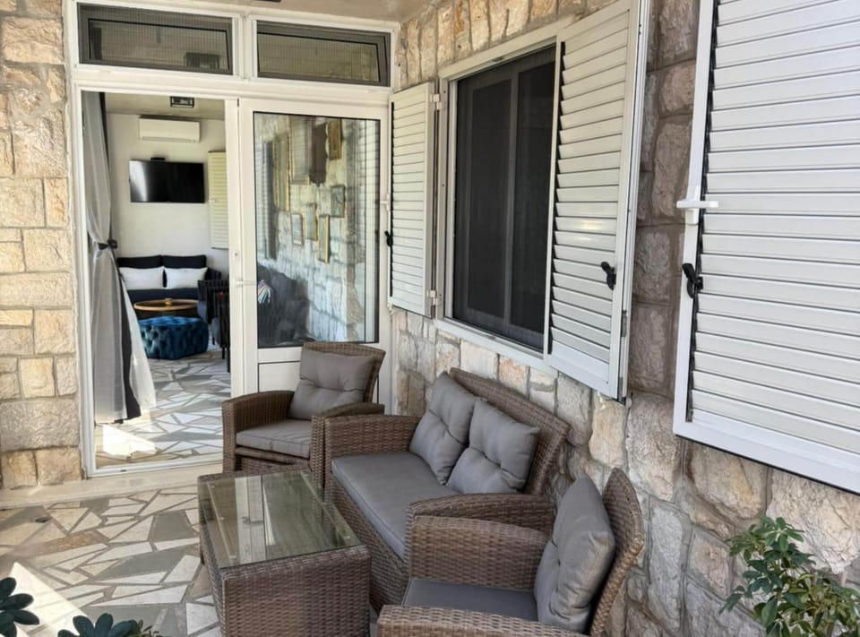 Apartment (Two Bedroom Apartment with Terrace) | Property amenity
