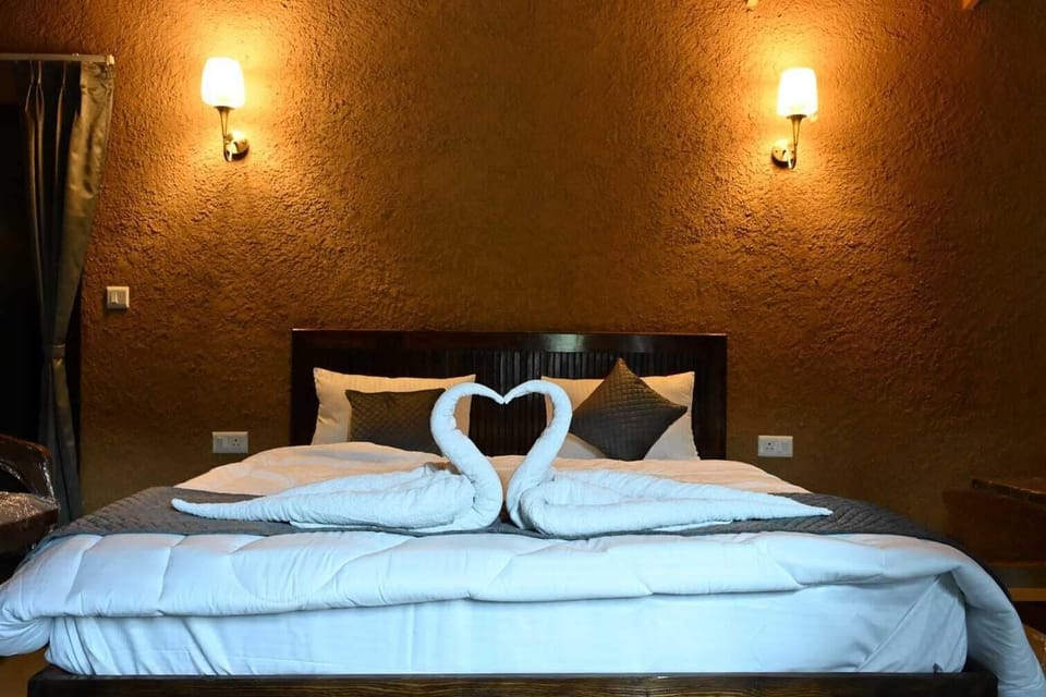  Premium Mud Cottage Room | Egyptian cotton sheets, premium bedding, memory foam beds, desk