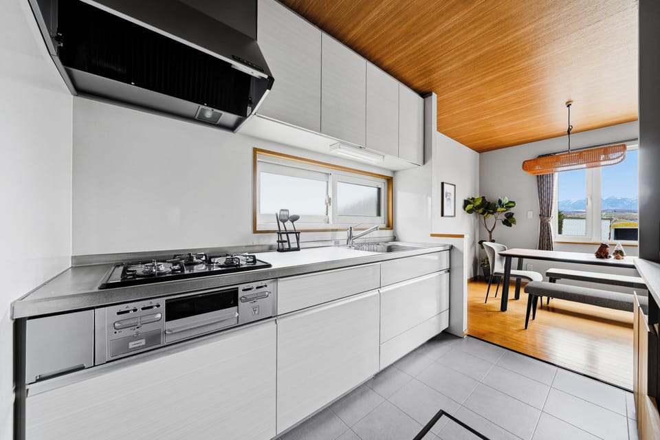 Apartment, Mountain View | Private kitchen | Fridge, microwave, stovetop, rice cooker