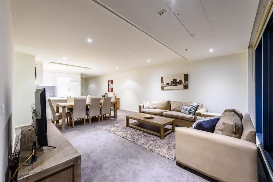 Deluxe Apartment, Balcony, City View | Living area