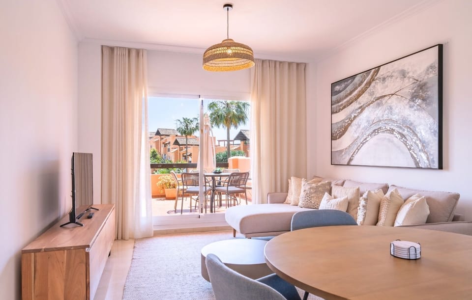 Living & dining area