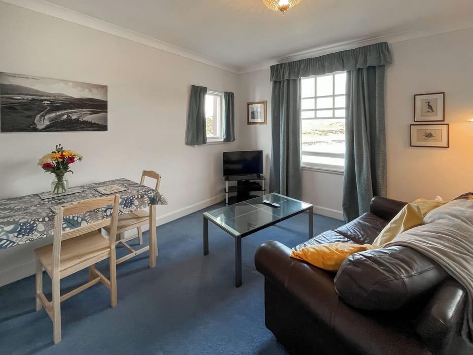 Open plan living space | Avocet Apartment - Dunvalanree Apartments, Carradale