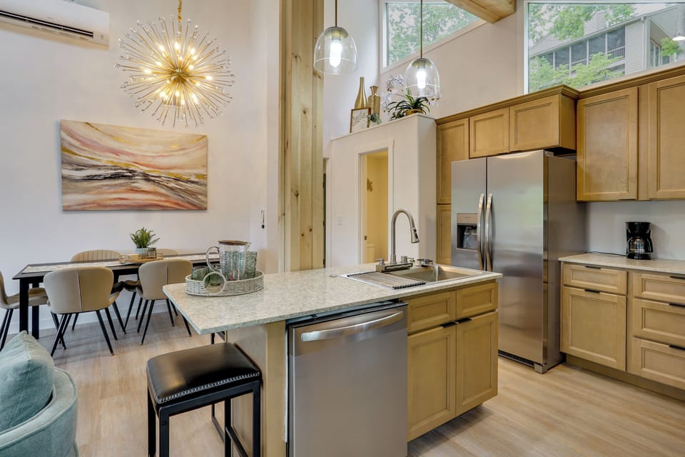 Kitchen | Main Level
