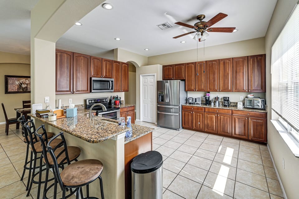 Breakfast Bar | Kitchen