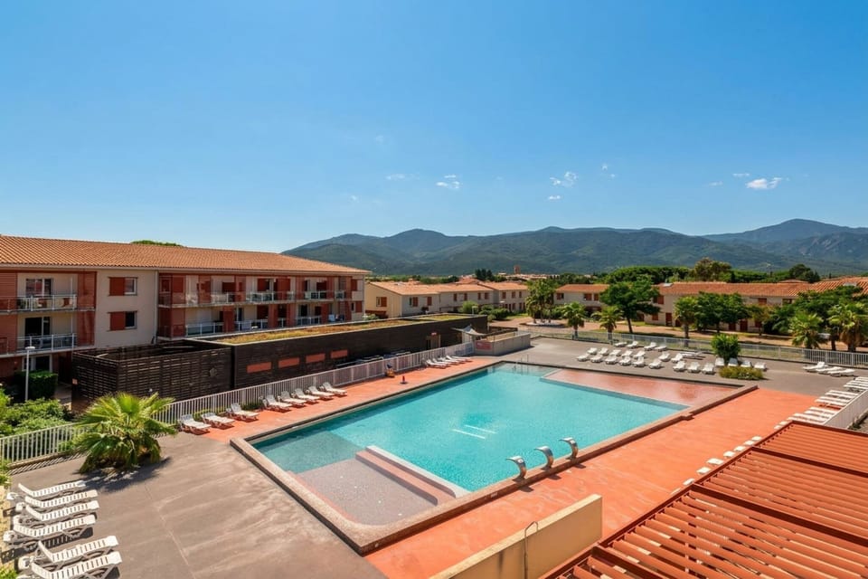 Holiday Home Swimming Pool