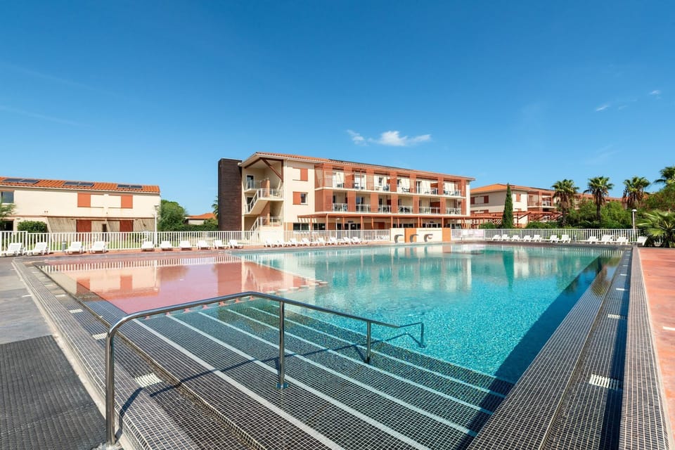 Holiday Home Swimming Pool