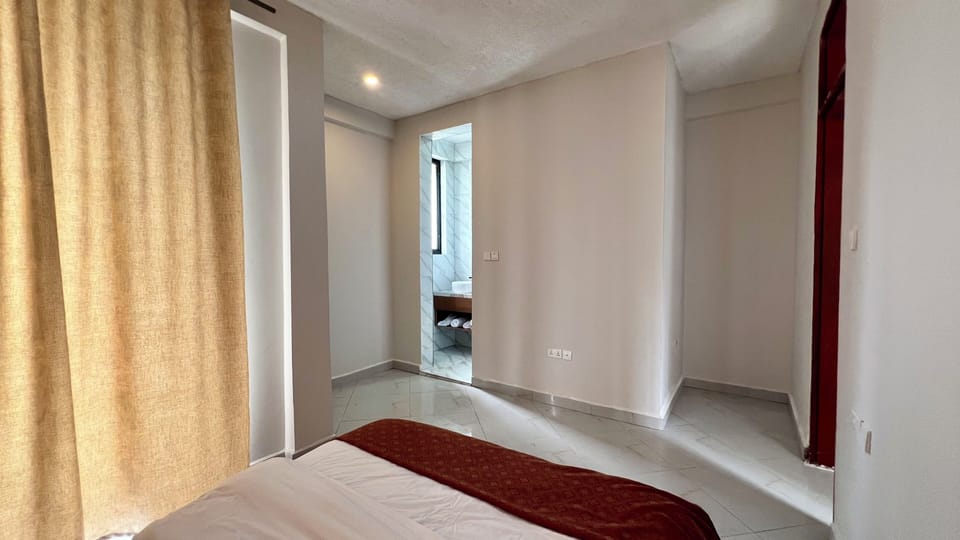 Apartment | Desk, laptop workspace, free WiFi