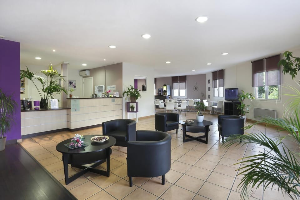 Entrance / Reception