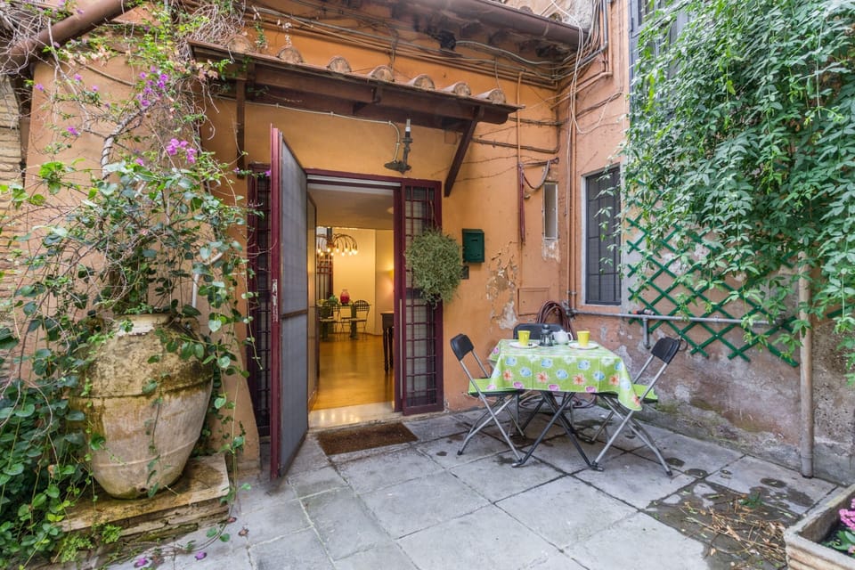 Comfort Duplex | Outdoor dining