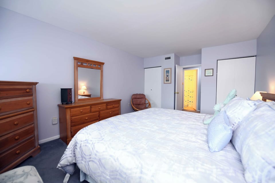 KING-BEDROOM