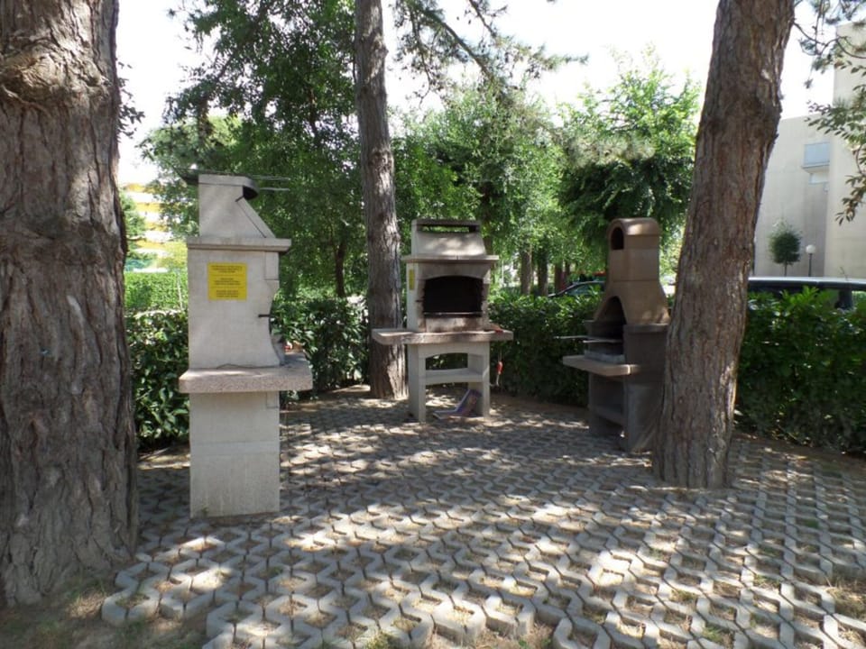 Apartment, 1 Bedroom, Garden View | Property grounds