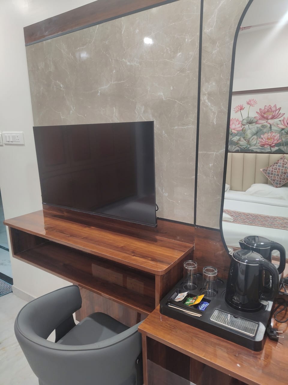Deluxe Double Room, City View | Interior