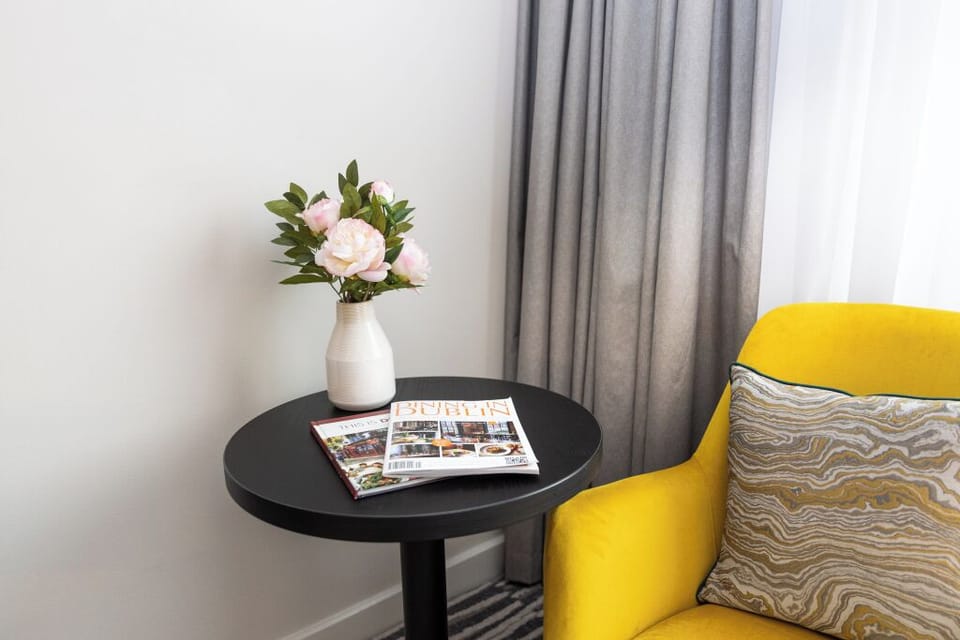 Egyptian cotton sheets, premium bedding, desk, laptop workspace