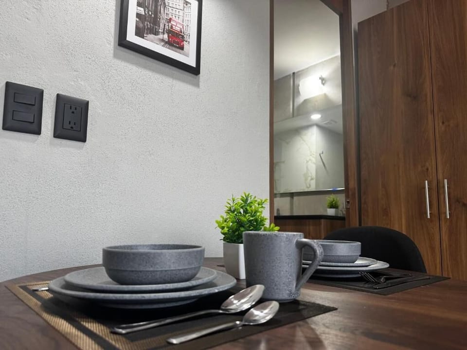 Superior Apartment, City View | Dining