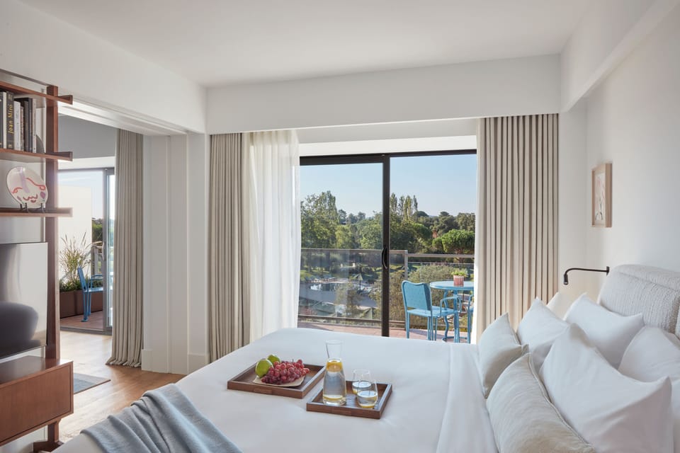 Premium bedding, down comforters, minibar, in-room safe