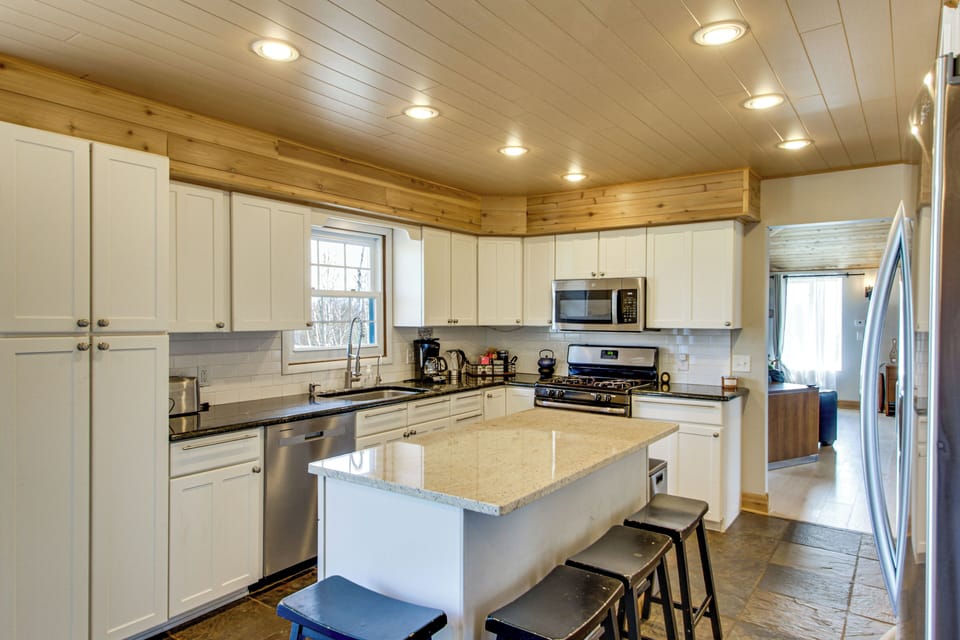 House (4 Bedrooms) | Interior