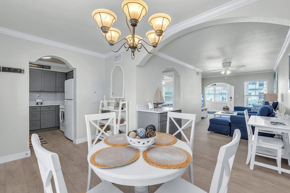 Living/Dining Area