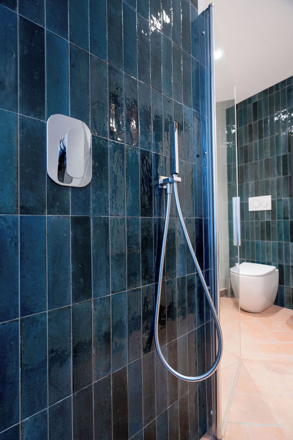 PIEDIROSSO | Bathroom | Shower, free toiletries, hair dryer, towels