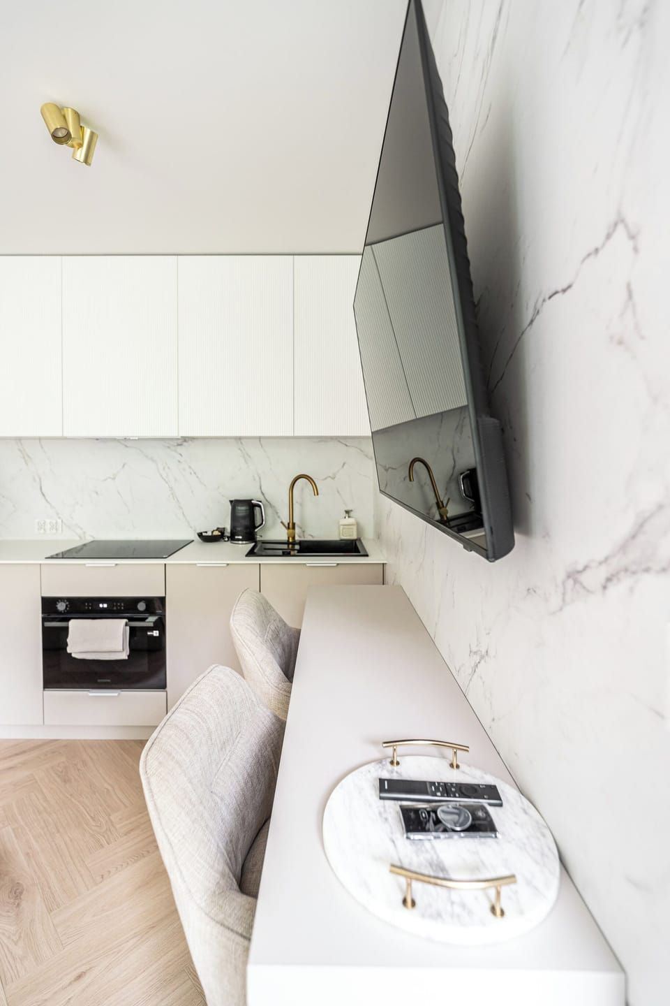 Studio Suite | Private kitchen | Coffee/tea maker, electric kettle