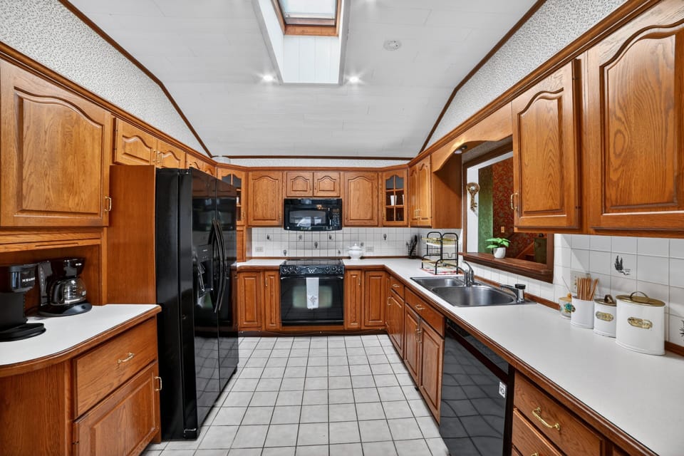 House, 3 Bedrooms | Private kitchen | Coffee/tea maker, fridge, oven, toaster
