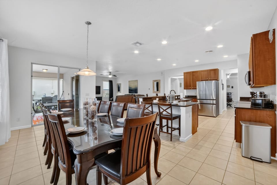 House, 6 Bedrooms | Dining