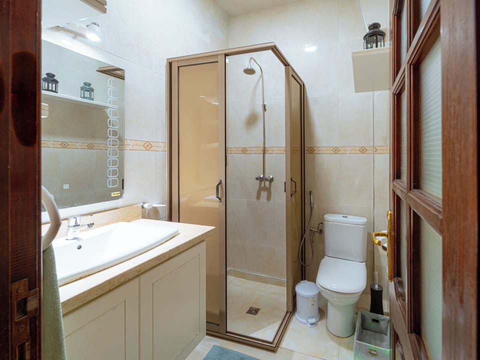 Towels, toilet paper