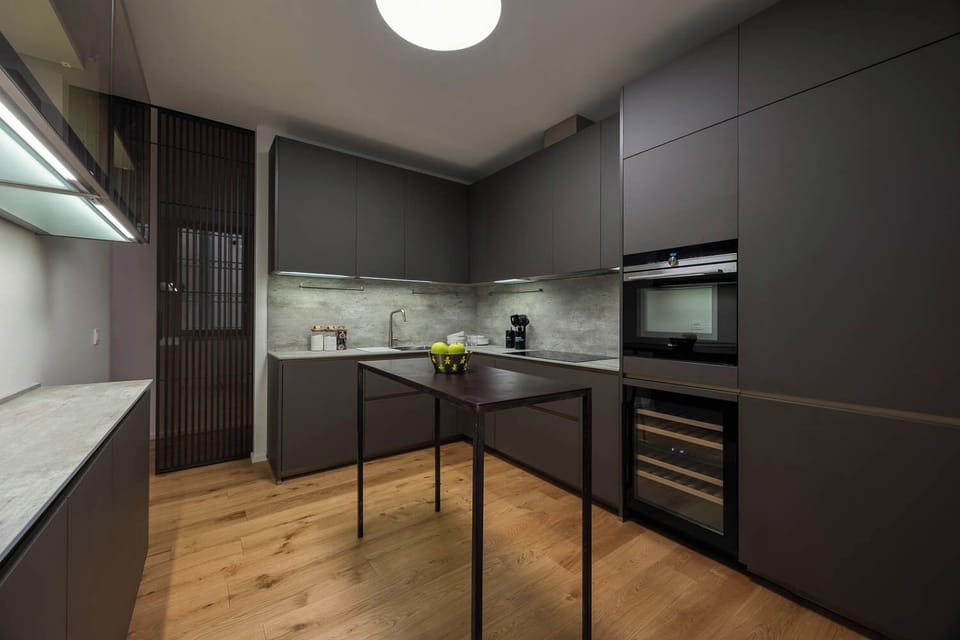 Fridge, dishwasher, espresso maker, coffee/tea maker