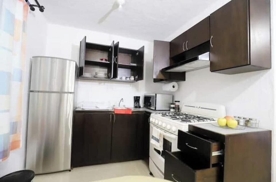 Fridge, microwave, oven, coffee/tea maker