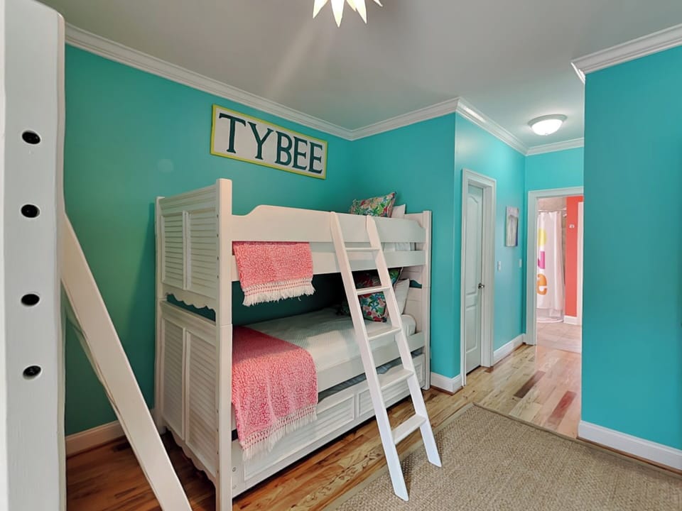 Third Bedroom - Two Sets of Twin Bunks + Twin Trundle - Third Floor