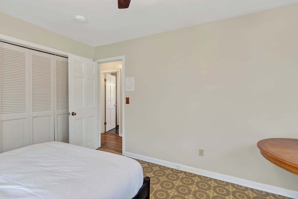 Bedroom 3- Queen and Twin bed