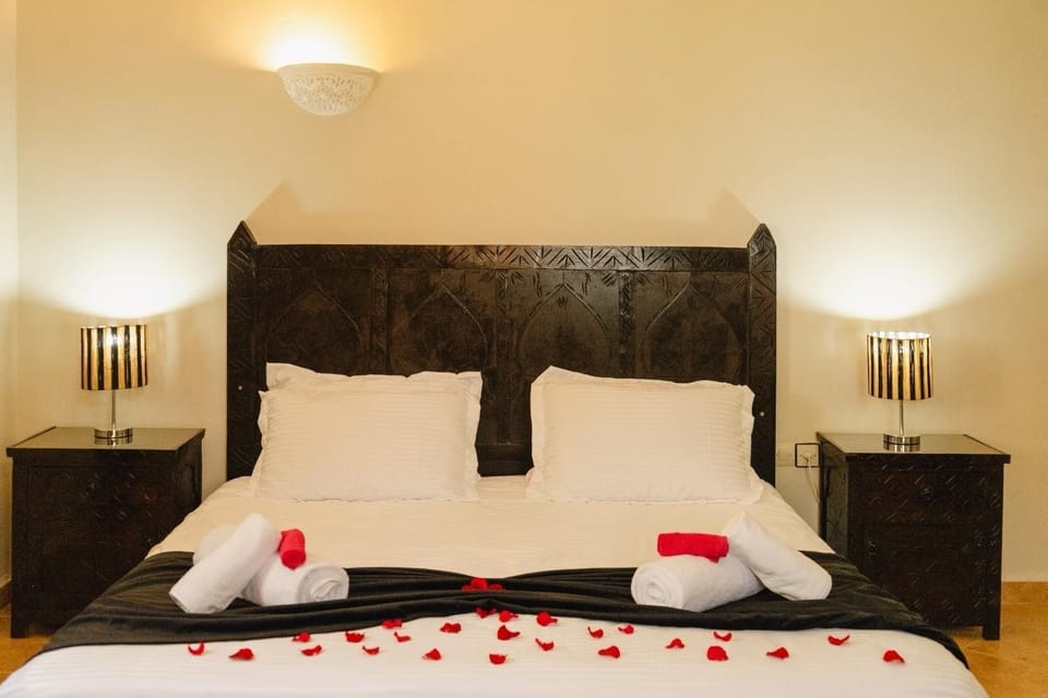 In-room safe, blackout drapes, free WiFi