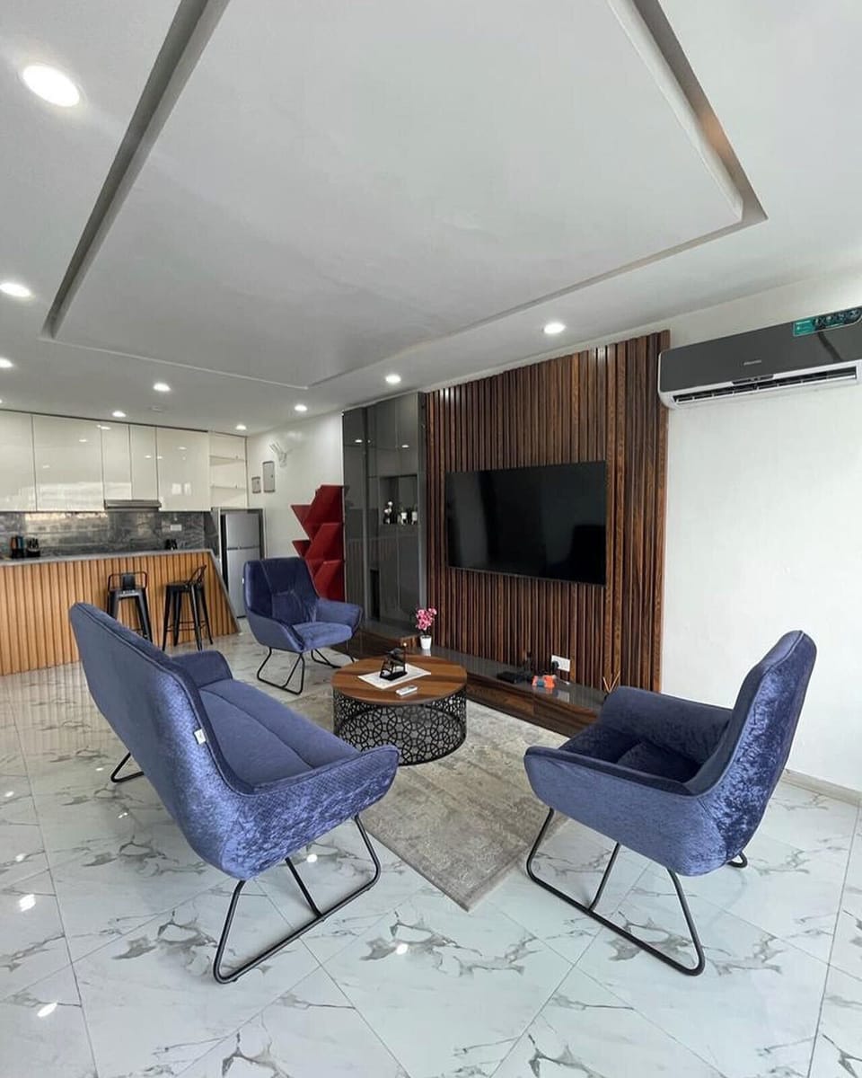 Deluxe Apartment, Balcony, City View | Interior