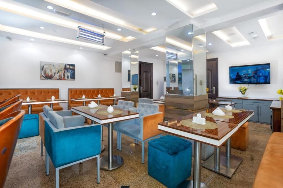 Deluxe Apartment, Balcony, City View | Dining
