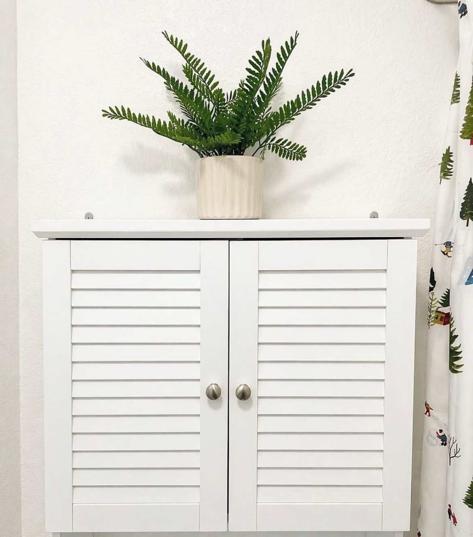 Bath towel cabinet