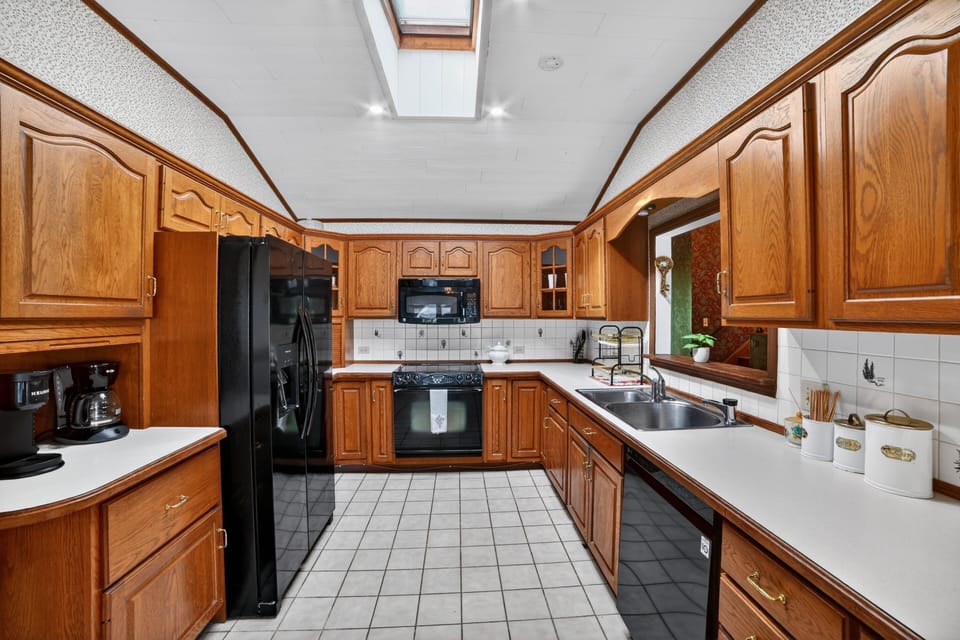 Indoors, Kitchen, Floor, Appliance, Microwave
