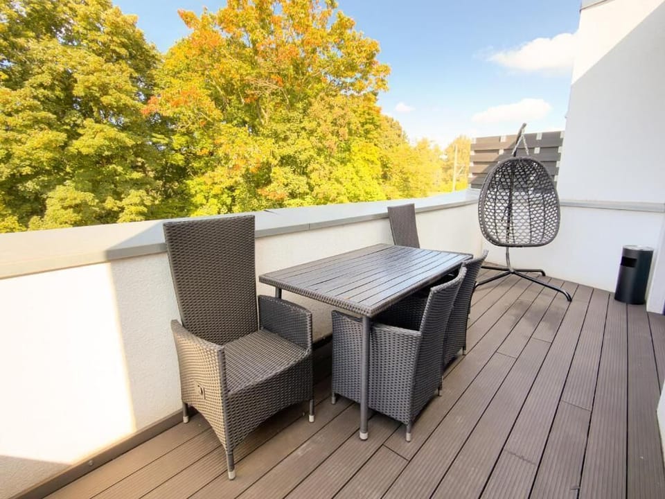 Apartment, 3 Bedrooms, Balcony, Garden View | Outdoor dining