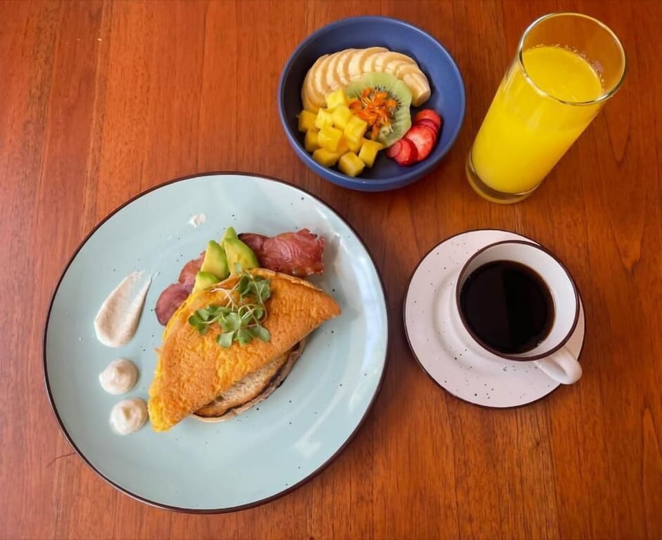 Free daily cooked-to-order breakfast