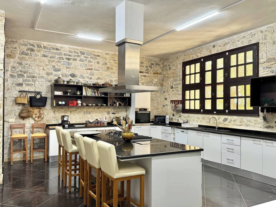 Villa, 5 Bedrooms, Smoking, Private Pool | Interior