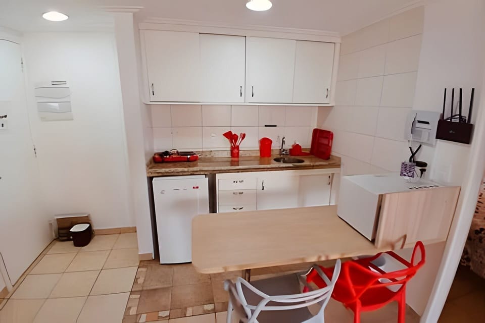 Basic Apartment | Private kitchen | Toaster