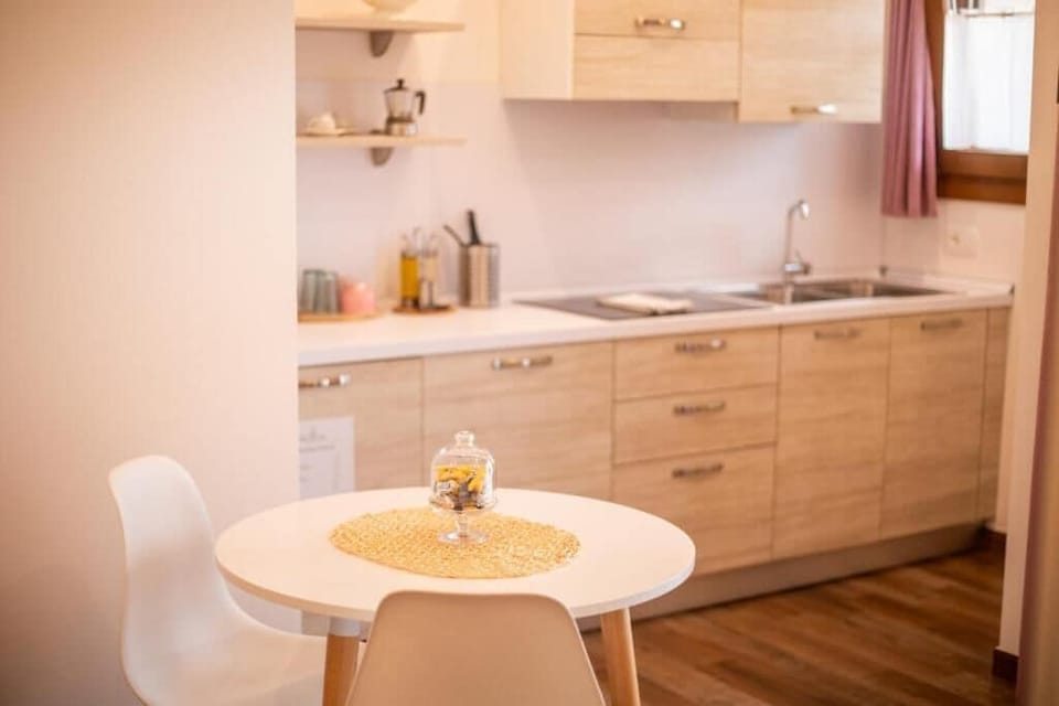 Classic Double Room, Mountain View | Private kitchen