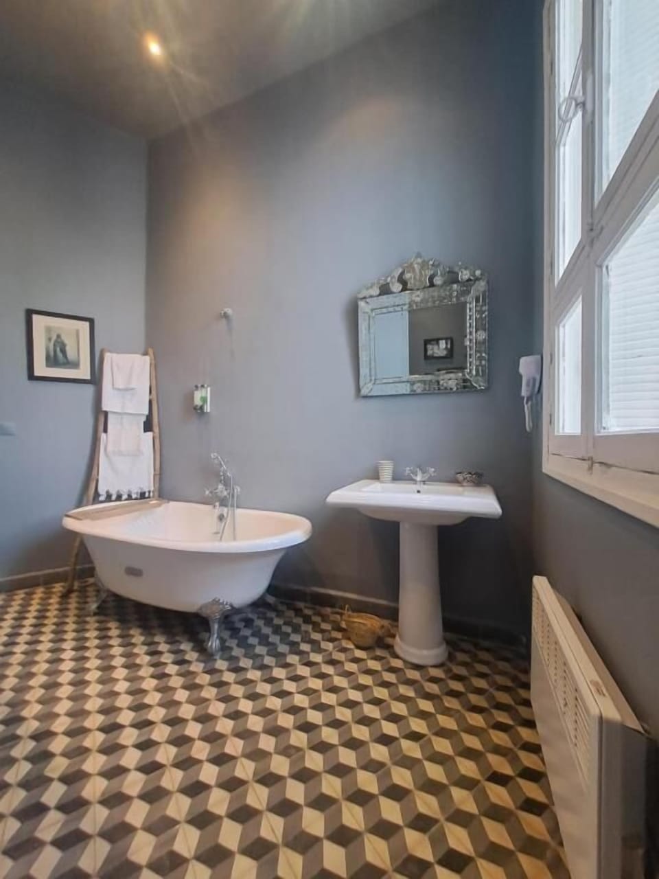 Twin Room, Marina View | Bathroom