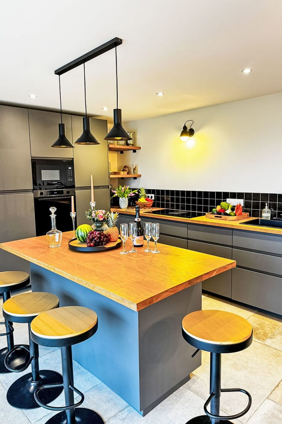 Kitchen / Dining Room