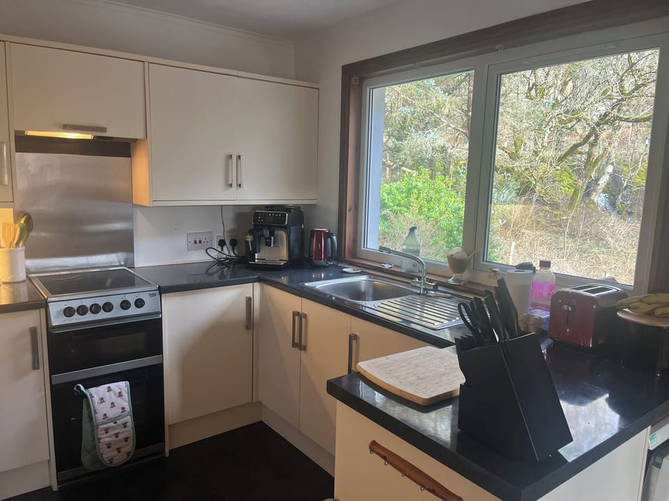 Cottage | Private kitchen | Cookware/dishes/utensils
