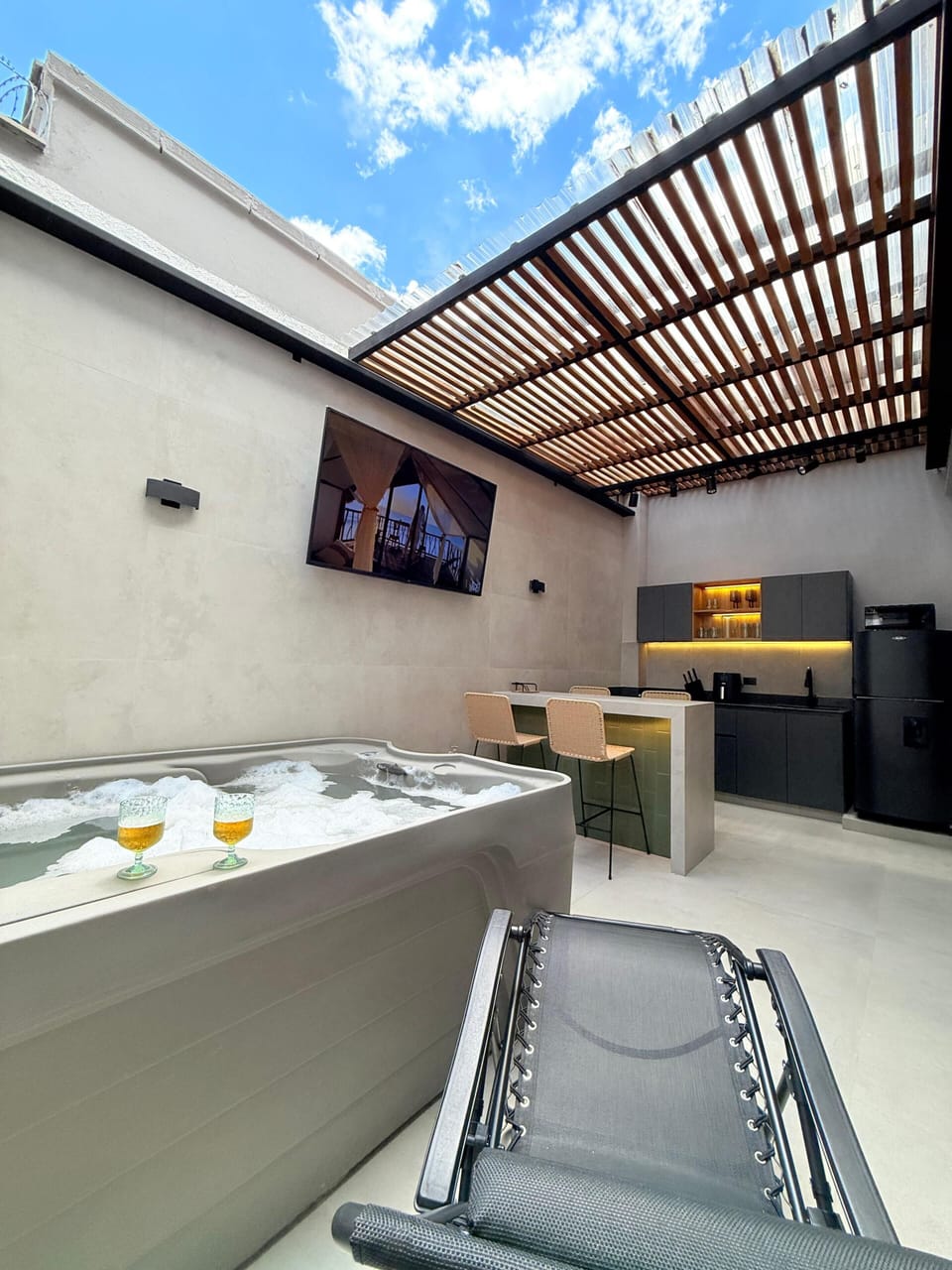 Deluxe Apartment | In-room safe, free WiFi