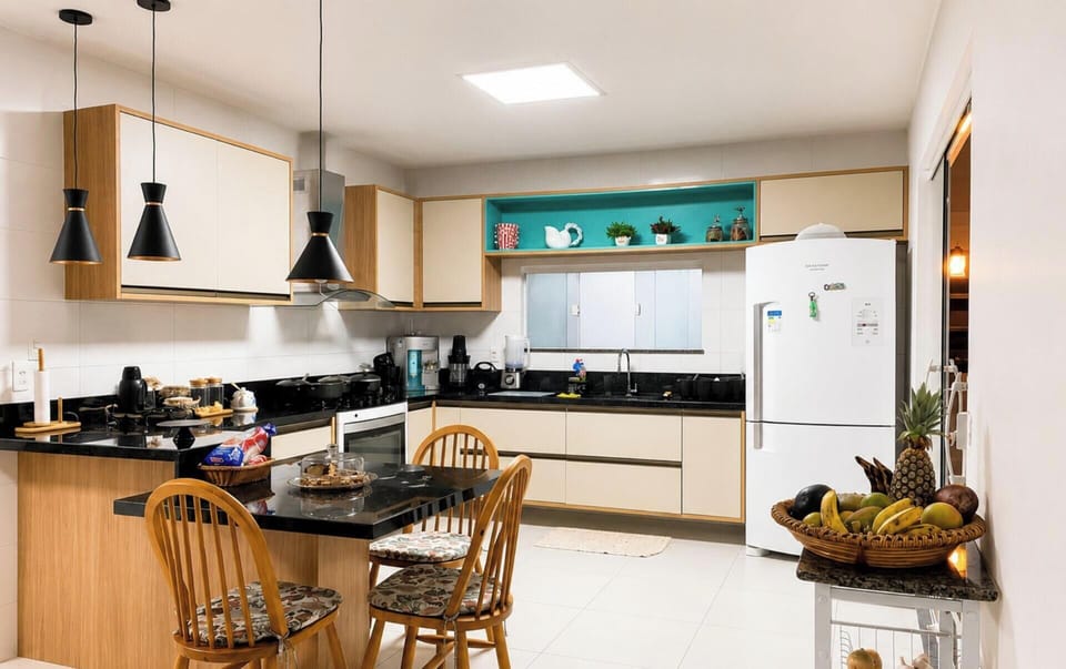 Premium House | Private kitchen | Fridge, microwave, cookware/dishes/utensils, dining table