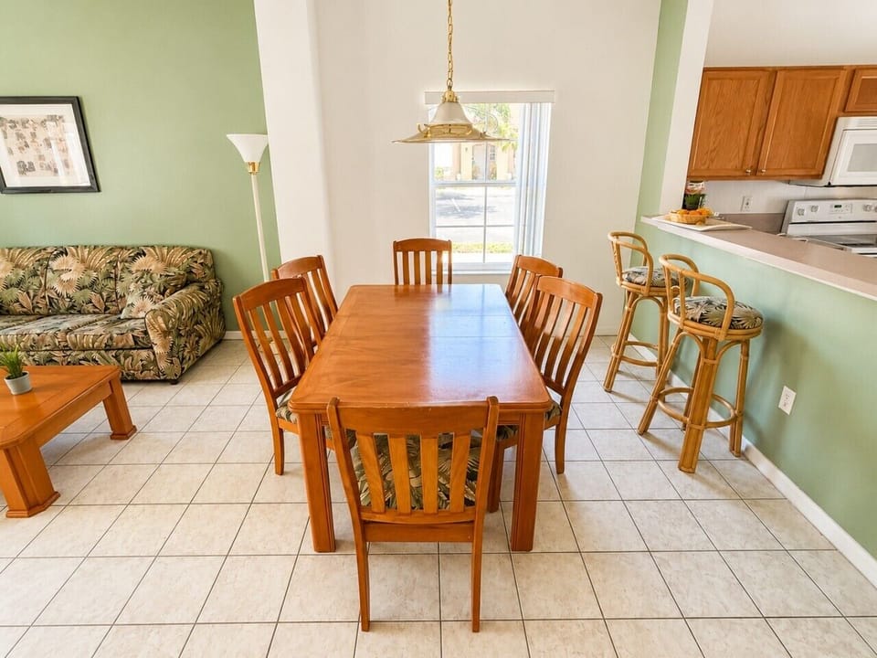 1006 PC Dinning Room